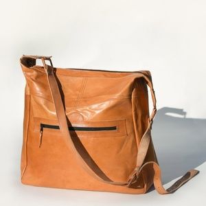 Territory Leather Carry All Bag - caramel